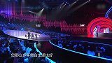 那英唱歌笑场连连道歉，肖战知道真相后笑出画面，太可爱了！