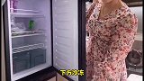 30多万定的房车，床加高底下全是储物空间，床中间还有洗衣机