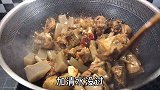 鸭肉这样做，香辣Q弹，我们家一周最少吃三回