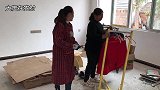 媳妇网购的沙发快到了，一家人先把屋里打扫干净，打扫出来真亮堂