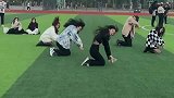 这么妖娆的小哥哥，你让位的美女情何以堪啊