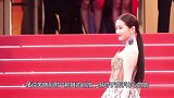 关晓彤晚上营业，晒出抹胸长裙自拍，这身材忒有料了吧