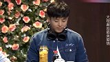 表演现场道具失误，张小斐一脸懵贾玲“神级救场”，网友：情商高
