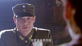美女小伙故意碰瓷老太太，哪料引来长官却发现他们是一伙的，惊了