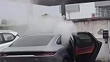 新能源车冒出滚滚白烟，怎么回事
