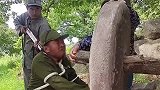 大哥，这压到手怎么是嘴里吐血了