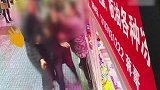 不能忍！被骂30岁嫁不出去女子抱摔邻居 网友：揭人不揭短