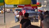 山东老夫妻胡同摆摊卖猪头肉，顾客不到点就来排队，2小时卖光光