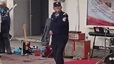 学校保安大叔大秀唱功，气场全开惊艳众人