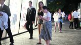 蕾丝吊带的小姐姐穿的好凉快，性感火爆