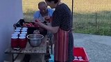 老夫妻的商业头脑，西红柿代替番茄，这还能叫番茄酱吗
