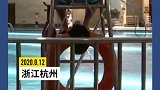 6岁男童泳池学游泳溺水，3分钟无人救，父亲质疑：教练就在旁边都没发现！游泳 溺水