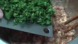 香椿芽馅的饺子你吃过吗？东北小两口告诉你香椿馅的饺子好不好吃