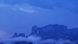 傍晚时观天空美和天门洞