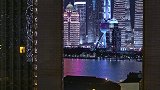 从浦西最豪华的酒店望出去 你将看到最纸醉金迷的上海陆家嘴夜景  上海  航拍