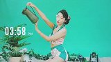 哈哈，浮夸的演技