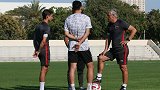 《热点迪拜》多纳多尼对话郜林 新援快速融入球队气氛融洽