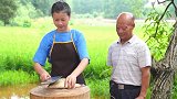 漆二娃vlog：红烧鲤鱼肉嫩味鲜，四伯爷说这是最美的一道菜