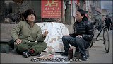 算命大师居然还有副业，就地帮小伙搓起了澡