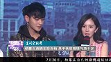 杨幂久违晒全脸自拍 单手扶脸看镜气场十足