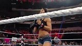 WWE-14年-RAW第1103期：佩奇观战AL李 周末誓夺回冠军腰带-花絮