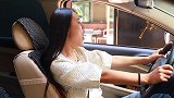 美女开车毛病太多，没想被导航狠狠教训，真是太逗