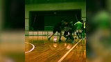 大哥你这是什么绝技 脚上抹502胶水了吗