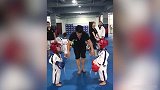 全世界最震撼的跆拳道表演!看到最后不笑算我输