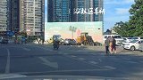 衡阳市石鼓区青草桥，醒目标注限高2米，一辆小货车还是往前闯…