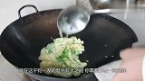 青椒炒鸡蛋这么好吃，原来大厨有绝招，这种做法我还是第一次见