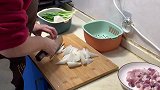萝卜红烧肉的家常做法，营养美味，软糯不油腻，上桌连汤汁都不剩