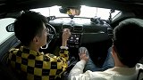 王自如花式撒钱助粉丝喜提新车