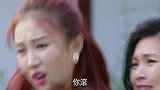 心机女看着摄像头，没想到女子在她身后问了1声，心机女当场惊了