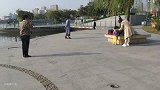 一嗓子豫剧泛起一湖波