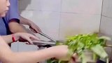 真是一代更比一代强，把旁边的老爸看傻了