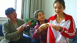 学生考了0分，爸爸做了一个智能灭火器，喷一下火气全消