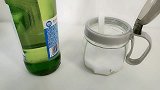 把食盐倒进啤酒里太厉害了，解决了家家困扰的大烦恼，又学会一招