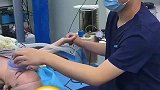女患者麻醉后执着“摸手”医生：我真的已经在尽力了！