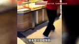 金价狂跌的第一批受害者出现了，投资者：每天两眼一睁就是看金价