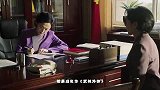 姚晨出席晚宴时穿错礼裙，面露窘迫太尴尬，身旁男主持人及时解围
