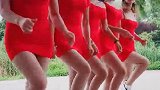 五位美女跳广场舞，左边第三个小姐姐跳的也太好了