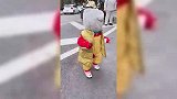 小干部下来巡视工作啦，这么可爱谁听你的啊