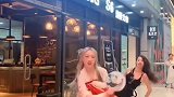 穿汉服的小姐姐跳的真带劲，你觉得怎么样呢