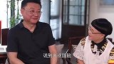 “央视国脸”王宁，台上严肃竟是装出来的退休后露出“真面目”