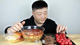 西安大宝今天来个过桥米线，配上土豆片夹馍，太香了