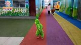 宝宝穿成小怪兽进幼儿园,老师和家长都被她搞笑的姿势笑坏了