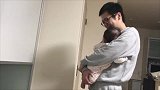 给老公生了个女儿，结果他每天下班回家后就是这样的画面