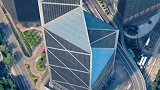 中银大厦，中国银行在香港的总部，建于80年代的大厦，放到今天依然满满的科幻感。谁知道它的故事？