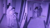 男子持刀在本小区地下车库抢劫 监控拍下全程当晚被抓