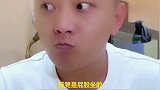 胎爸叫金毛轮胎识字，轮胎故意装傻，胎爸被气炸了，笑出八块腹肌